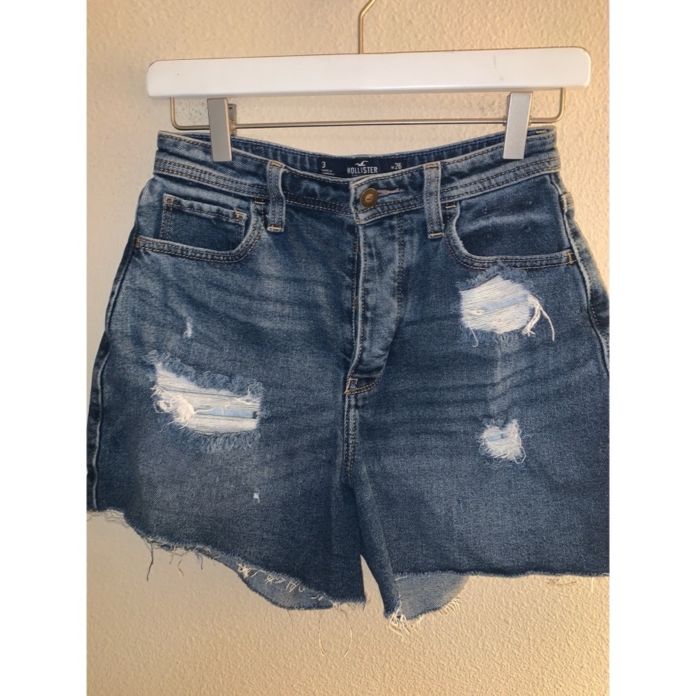 Hollister Curvy Ultra High Rise Mom Shorts Size 26